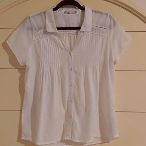 Prana.. Organic Cotton White  shirt,  pintuck detail stitching, pleated back